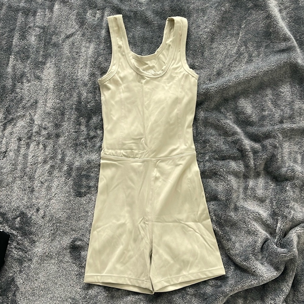Set Active Shortysuit